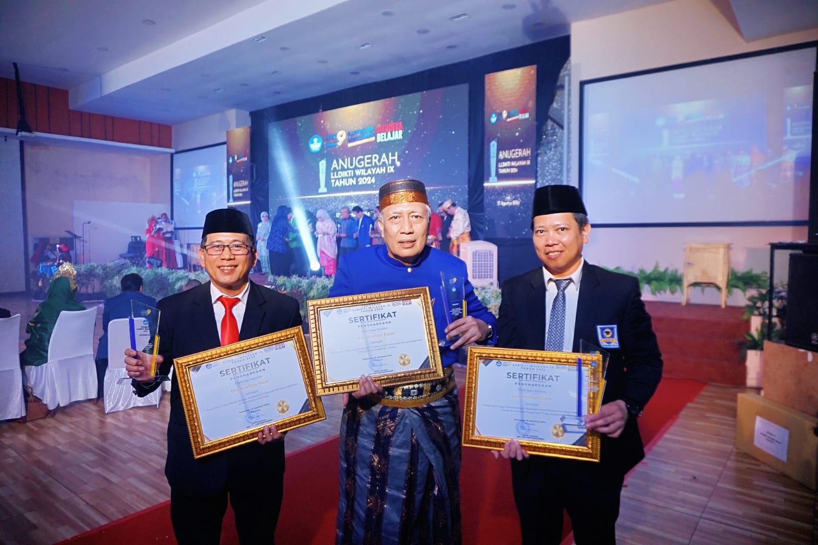Universitas Fajar Raih 4 Penghargaan Bergengsi di Anugerah LLDIKTI Wilayah IX Tahun 2024