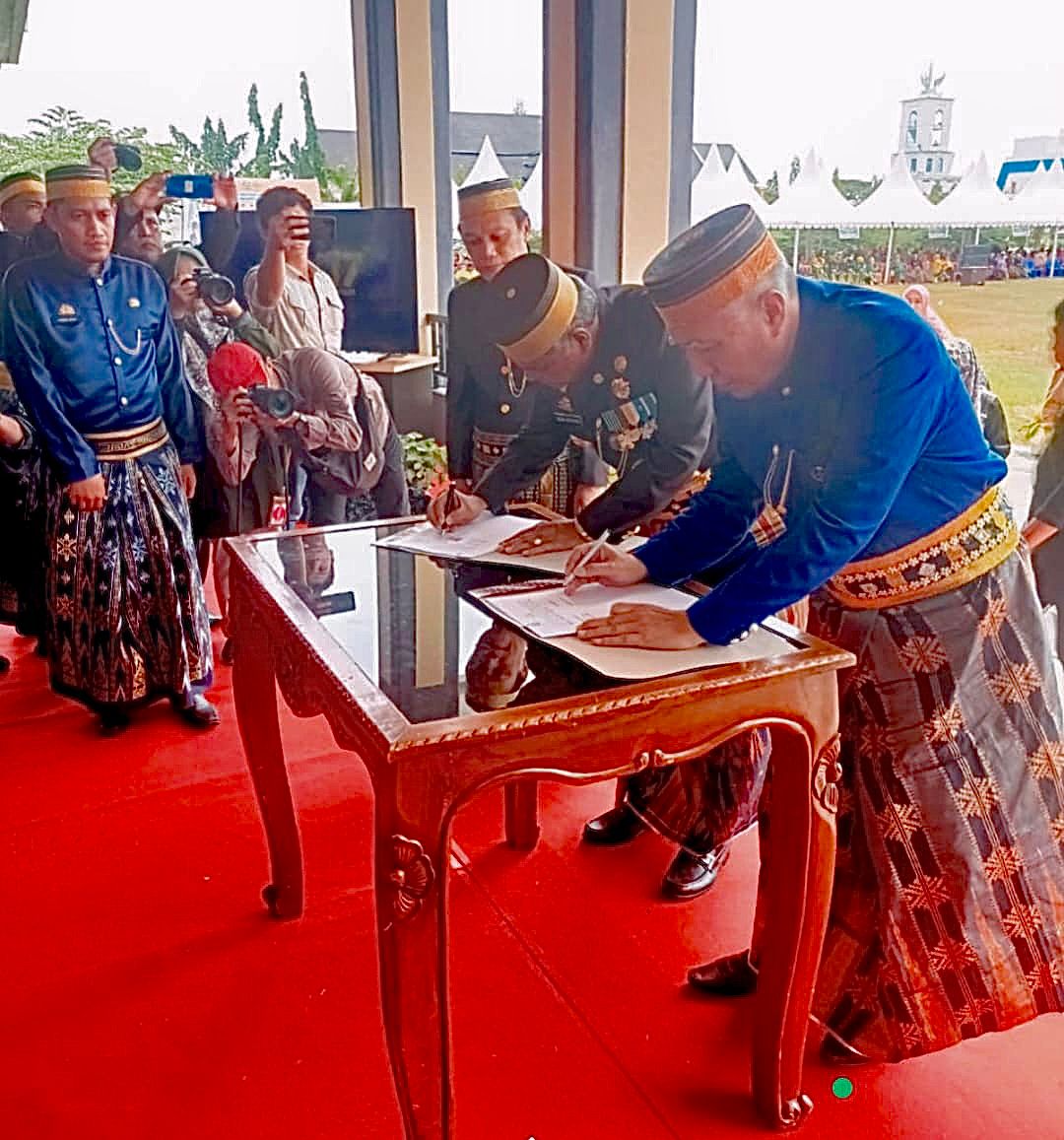 OlehIlham Wasi Rektor Unifa Hadiri HUT Ke-17 Belopa, Sekaligus Bangun Kerja Sama dengan Bupati Luwu