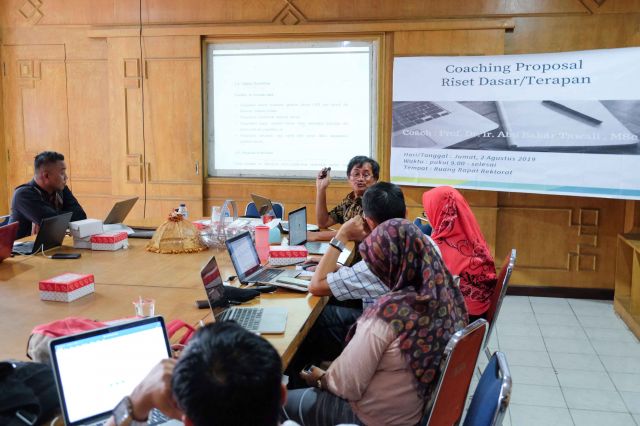 FOTO: Coaching Proposal Riset Dasar Terapan 