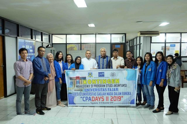 Rektor Unifa Lepas Keberangkatan Peserta Lomba CPA Days