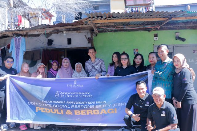 The Rinra Makassar Kolaborasi Mahasiswa Ilmu Komunikasi Unifa Gelar Aksi Peduli dan Berbagi ke Anak Panti