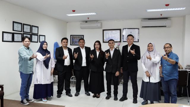 Kapolsek Wori Polresta Manado Selesaikan Ujian Skripsi di Universitas Fajar, Apresiasi Program RPL yang Fleksibel dan Berkualitas