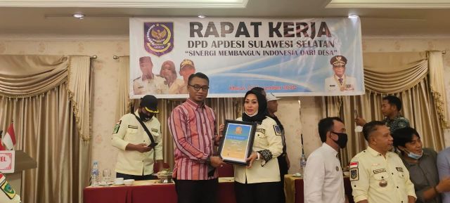 Unifa Raih Mitra Desa Terbaik