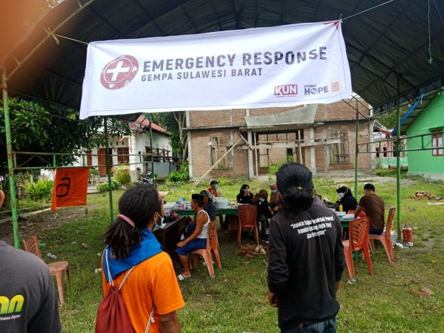 Kompala Unifa Bantu KUN Dirikan Posko Kesehatan untuk Korban Gempa Sulbar