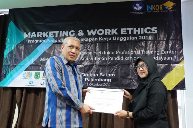 Rektor Unifa Apresiasi Program PKKU yang digelar oleh INKOR dan Kemendikbud RI