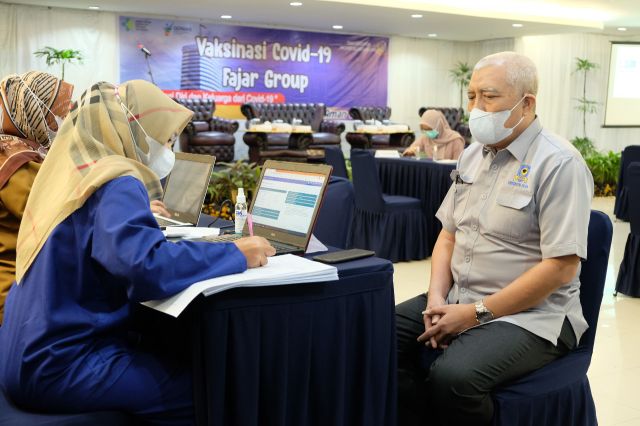 Sudah Divaksin, Rektor Unifa Imbau Civitas Akademika Untuk Sukseskan Program Vaksinasi Pemerintah