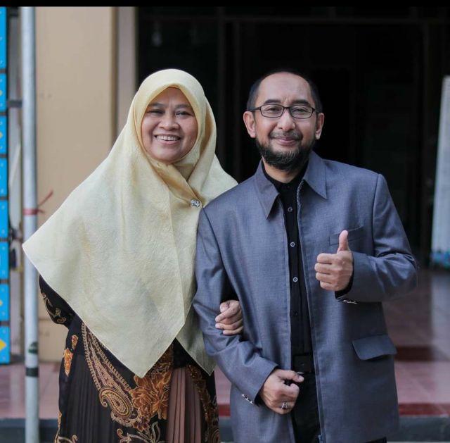 Suami-Istri Dosen Unifa Raih Gelar Doktor Administrasi Publik