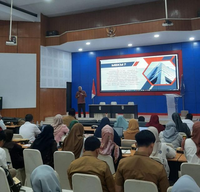 Rektor Unifa Paparkan MBKM Mandiri Dihadapan Seluruh Pimpinan PTS se-wilayah LLDIKTI IX