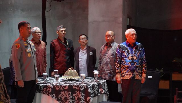 UNIVERSITAS FAJAR DUKUNG PERESMIAN AMERICAN CORNER SEBAGAI WADAH PEMBELAJARAN GLOBAL