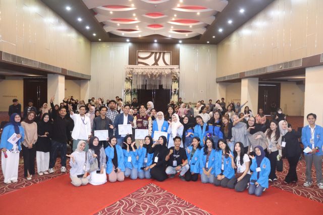 Dialog Terbuka Warnai Hari Kedua Accounting Carnaval UNIFA: Arah Indonesia 2045, Emas atau Cemas