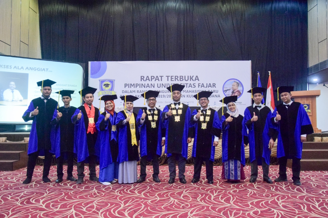 Unifa menggelar rapat terbuka dan pengukuhan mahasiswa baru 2019