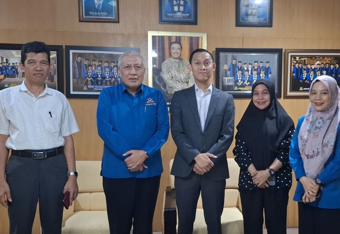 Rektor Unifa menerima Sekertaris Dubes RI untuk Republik Kazakhstan.