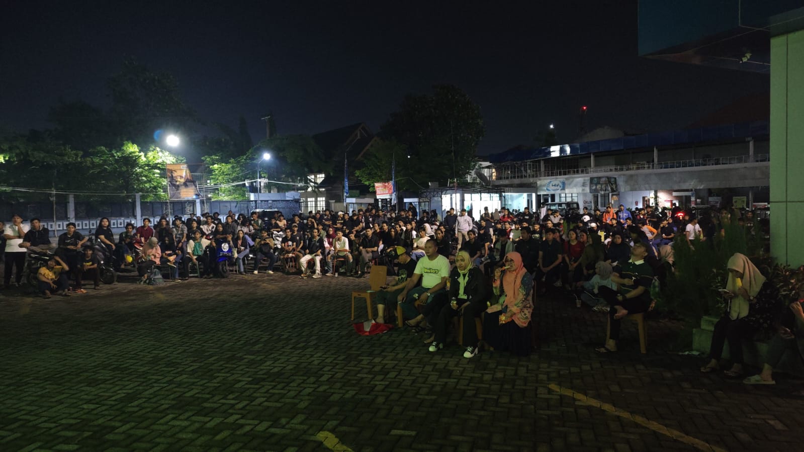 Universitas Fajar Gelar Nonton Bareng Pertandingan Indonesia vs Arab Saudi, Dukung Timnas Menuju Piala Dunia 2026