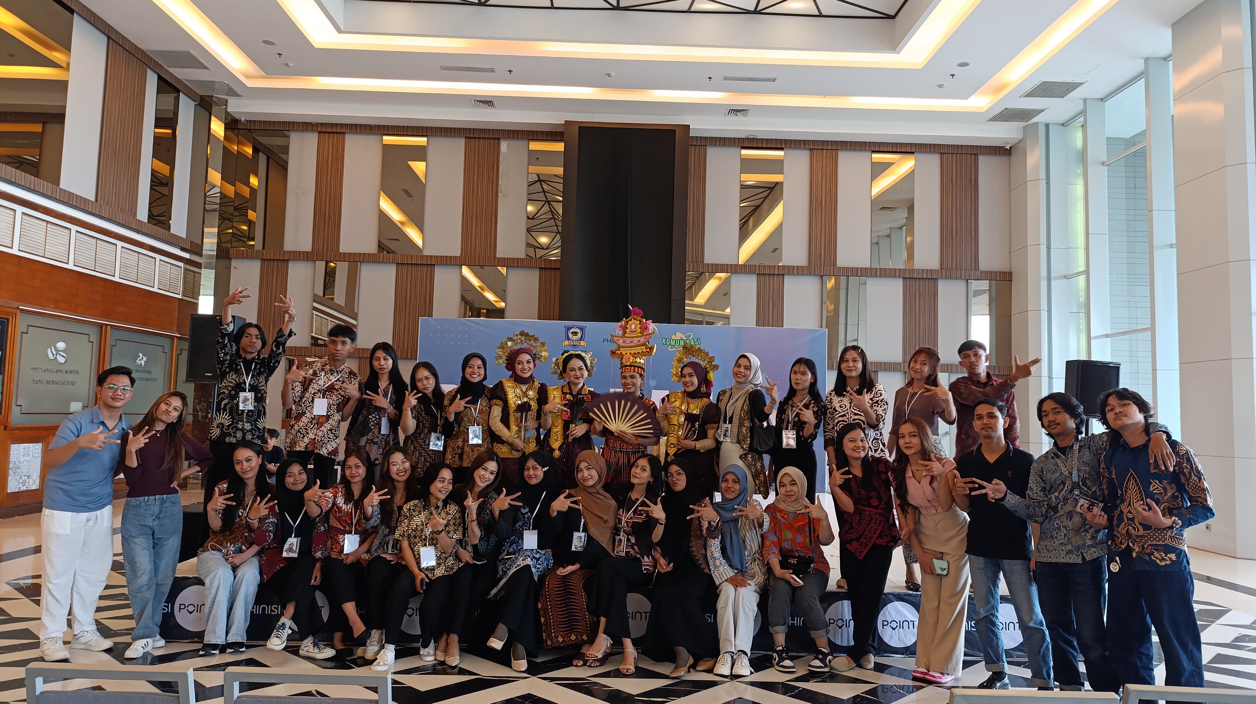 Mahasiswa Ilmu Komunikasi UNIFA Angkatan 2023 Gelar Pameran Fotografi Bertema Culture of South Celebes