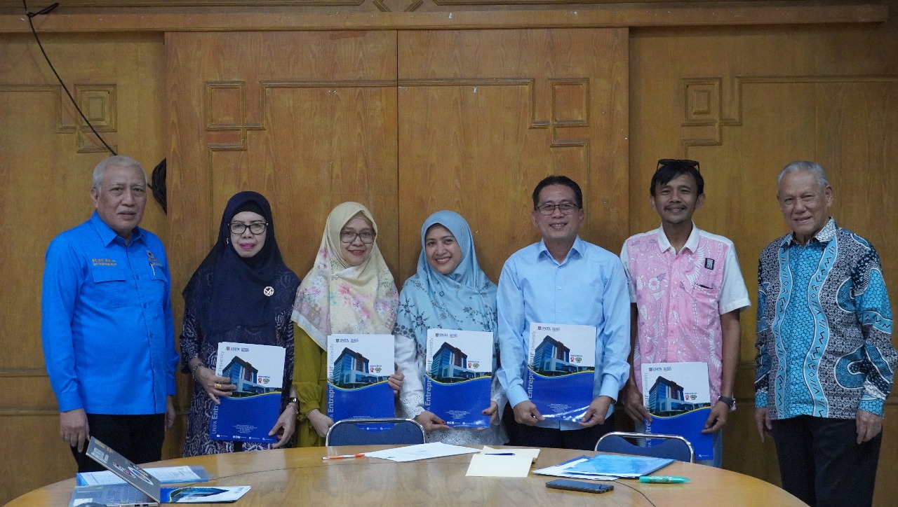 Perkuat Tata Kelola Akademik, Universitas Fajar Mengukuhkan Anggota Senat Baru