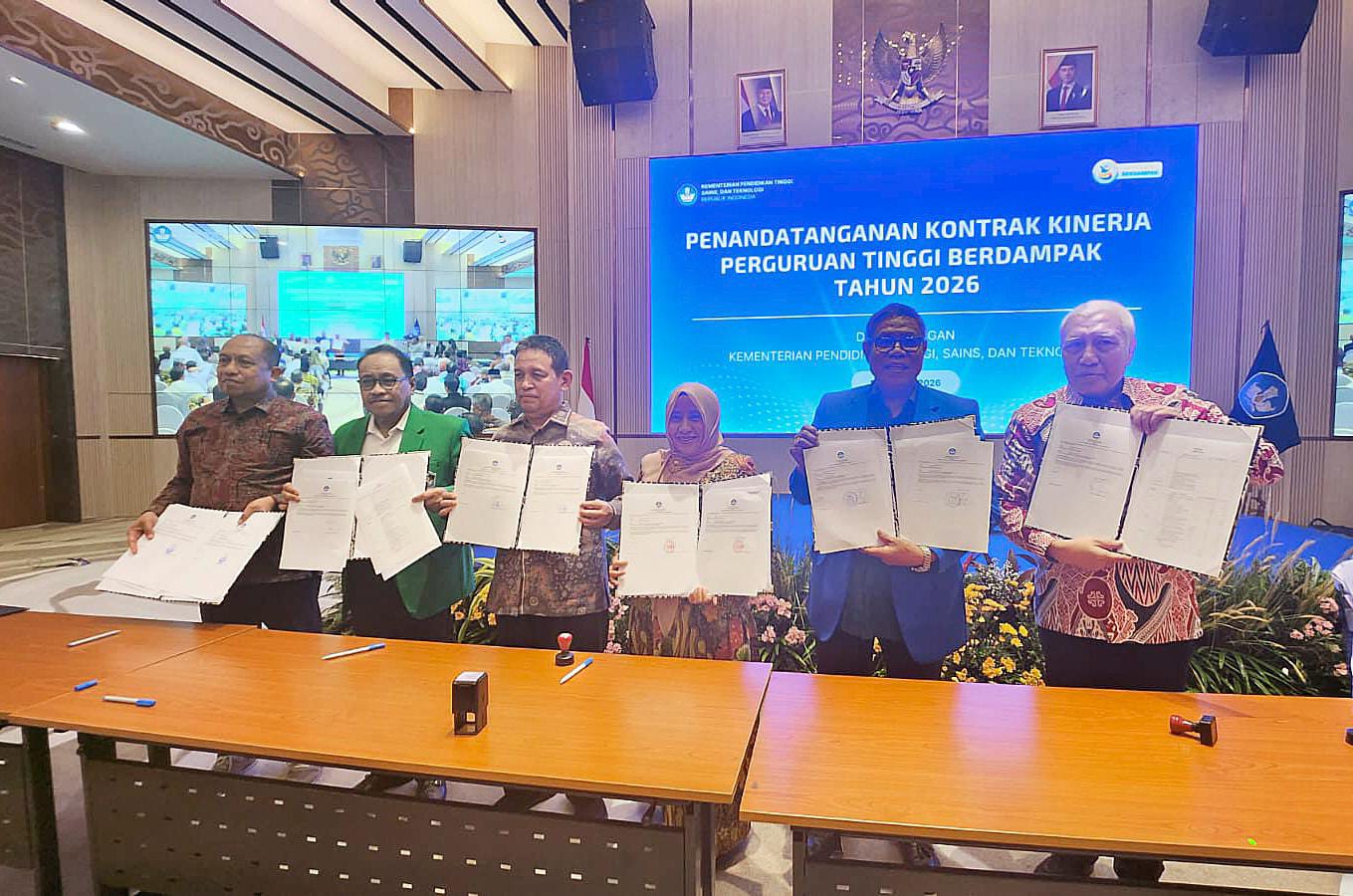 Rektor UNIFA Hadiri Penandatanganan Kontrak Kinerja PTS Bersama Kemendiktisaintek Tahun 2026