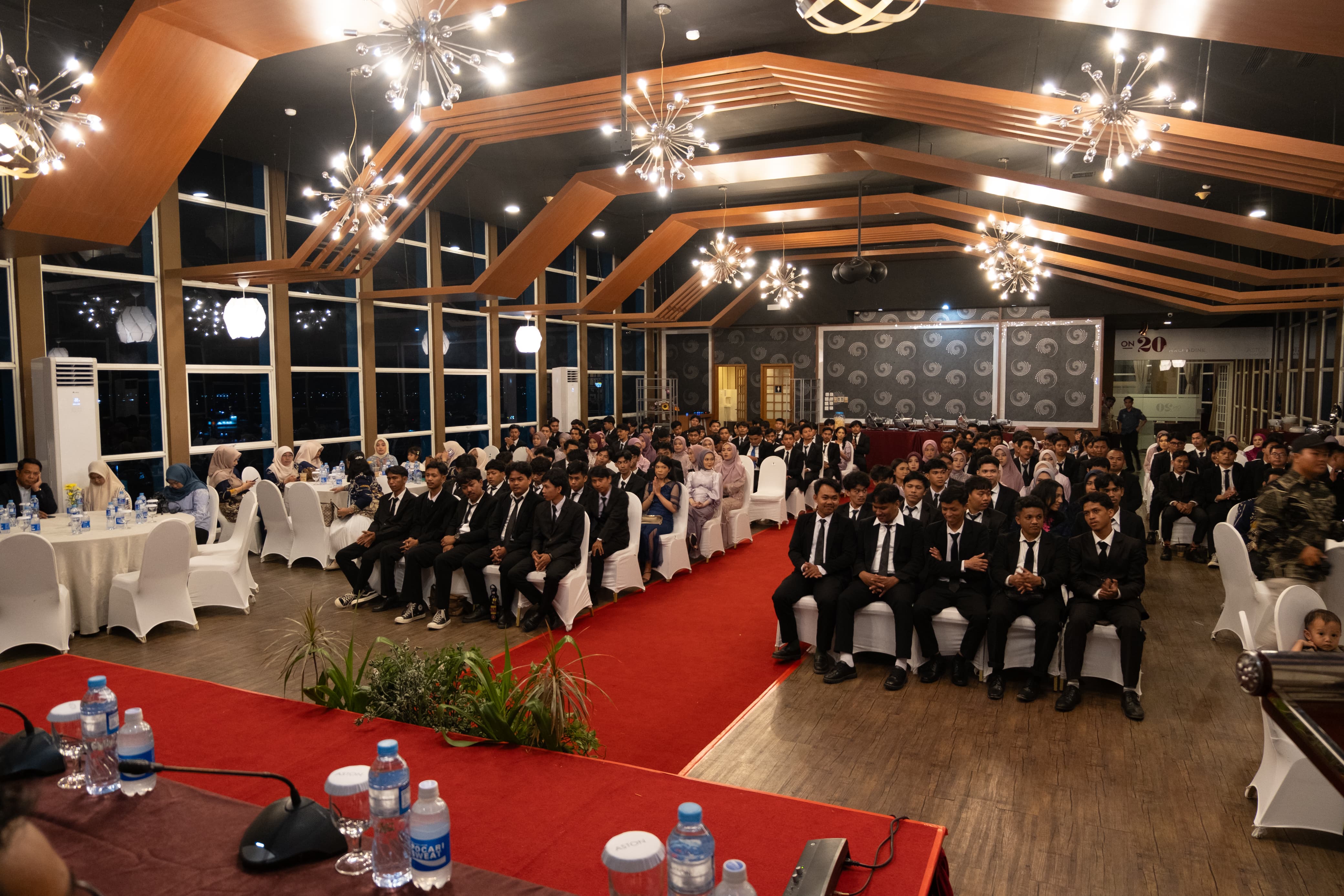 Pengukuhan  Sarjana dan Ramah Tamah  Fakultas Teknik: Pencapaian Besar yang Dihasilkan dari Dedikasi Tanpa Henti